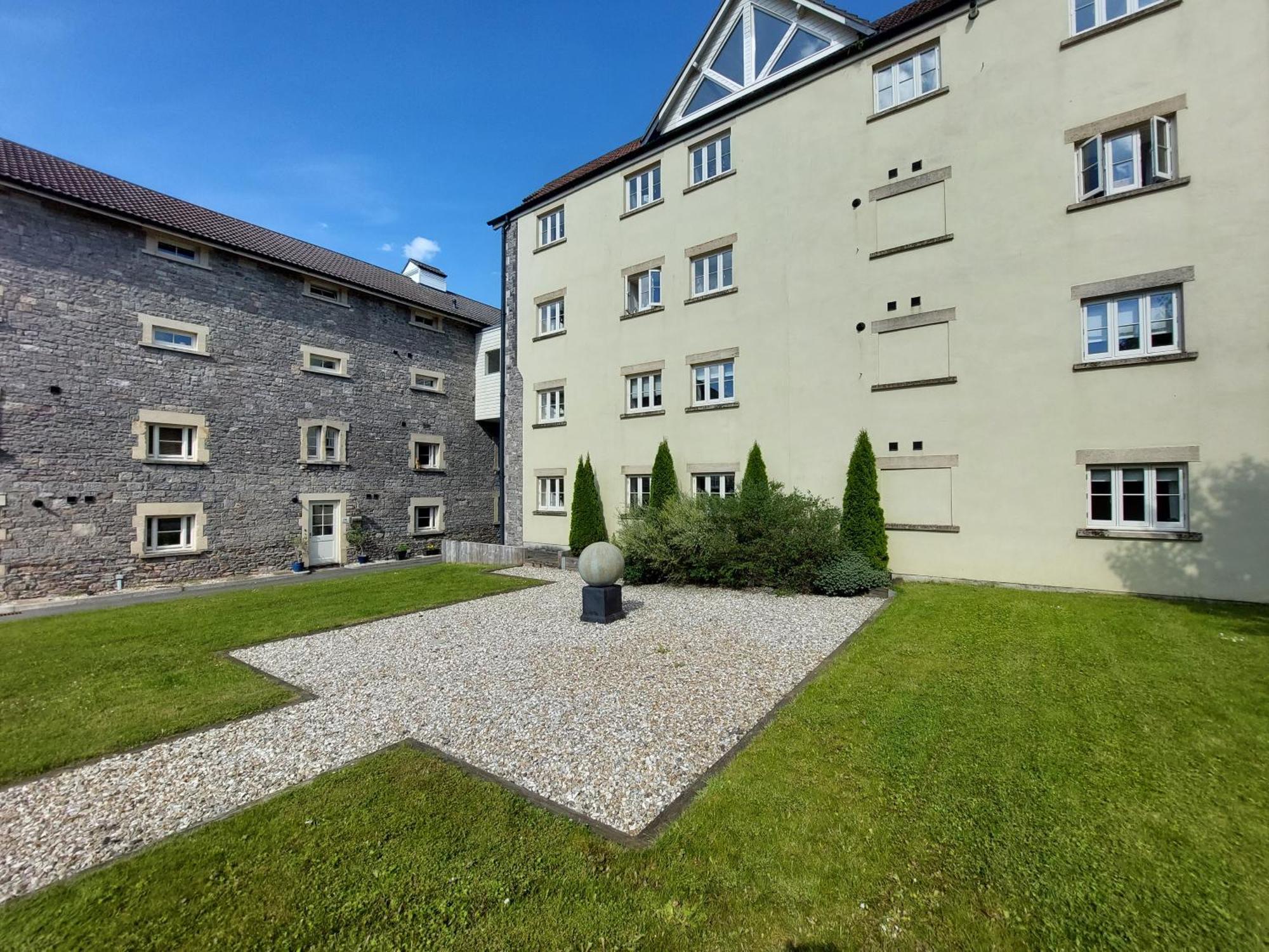 Old Brewery Home With Pool And Gym Access Oakhill Exterior photo